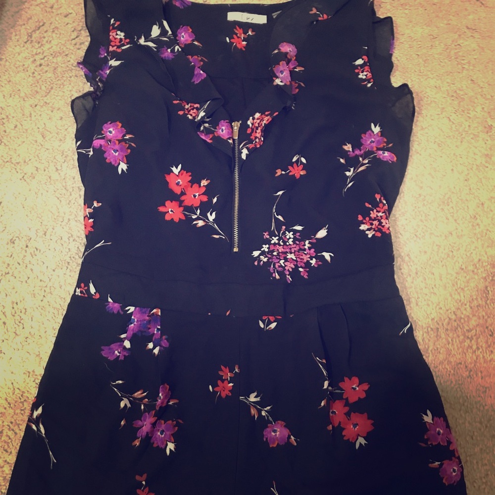 Stitch Fix floral romper 💕🌷